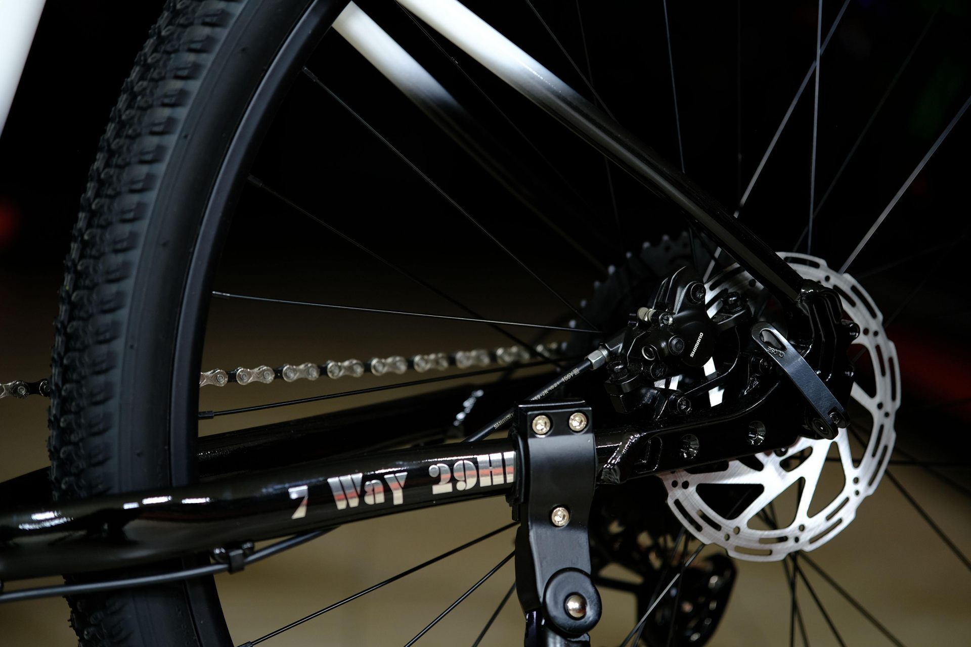 Тормоз гидравлический Shimano MT200
 HOKE 7 Way 29 HD матовый чёрный 19